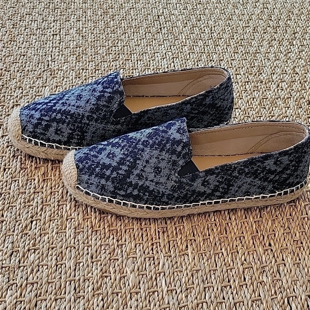 SOUL Naturalizer blue canvas espadrilles. Great condition. Size 6.